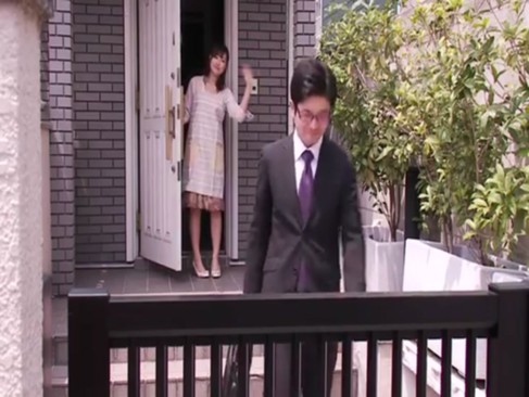 旦那以外のちんぽに腰振り乱す淫乱浮気妻