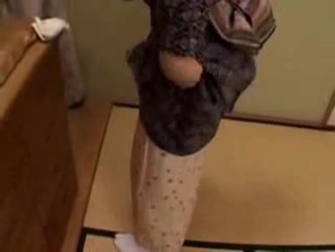 モザなしおまんこ手マンされ生チン生ハメする淫乱熟女