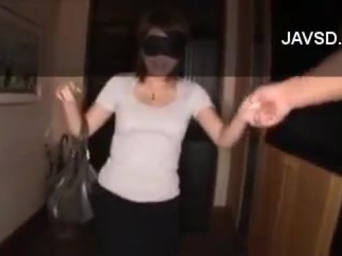 巨乳でドスケベ美熟女奥さまのおまんこ突きまくる顔射セックス