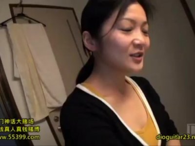 パイパンおまんこ人妻のモザなしハメ撮り中出しセックス