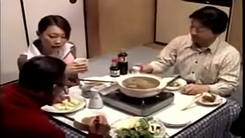 隣の旦那さんと絡み合う巨乳人妻不倫セックス