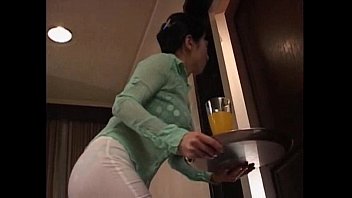 マン汁溢れまくるデカ尻四十路熟女が色んな所でエロ行為