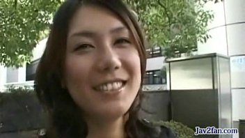 貧乳スレンダーボディ素人美熟女のモザなし中出し3Pセックス