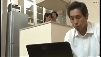 息子と旦那にバレないように絡み合う四十路の巨乳美熟女
