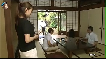 ミニスカセクシー四十路美熟女が旦那の実家でエロ行為