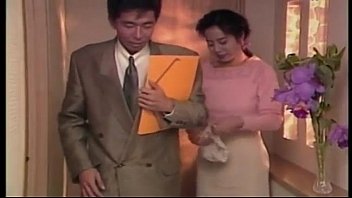 無修正おまんこに生ハメされる三十路の人妻不倫セックス