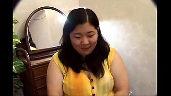 肉厚モザなしおまんこに生挿入して乱れまくる素人デブ熟女