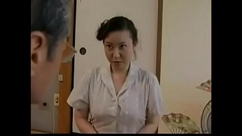 五十路熟女が父親息子とハメまくる近親相姦