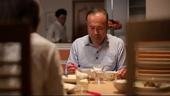 貧乳スレンダーボディの四十路の人妻が不倫セックスで乱れまくる