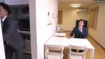 巨乳おっぱい若妻が旦那の部下と絡み合う不倫セックス
