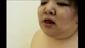 脂肪の塊メス豚とモザなし生ハメ顔射セックス | レディーババ