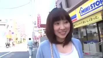 素人四十路の人妻を部屋に連れ込み不倫顔射セックス
