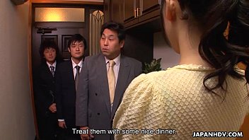 旦那の部下に犯されて中出し3Pセックスで絡み合う人妻