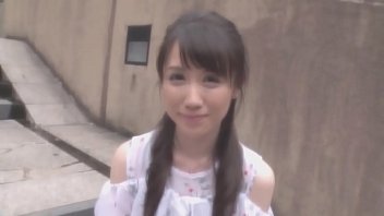 素人四十路の童顔熟女とモザなし生ハメ中出しセックス