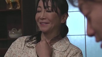 五十路美熟女なお母さんに発情しまくる息子と近親相姦