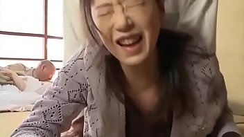 性欲旺盛人妻が旦那以外の男に濃厚不倫セックスで絡み合う