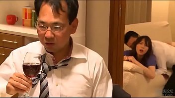 旦那の同僚に犯される三十路の巨乳人妻の不倫セックス