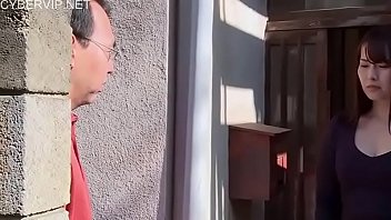 旦那い外の男達と絡み合う淫乱若妻のエロビデオ