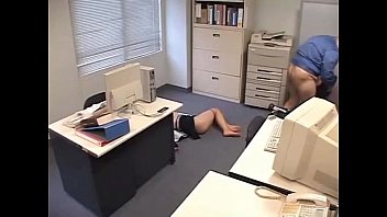 掃除夫に犯される三十路の美熟女OLがハメ撮り中出しレイプで凌辱されるエロ動画