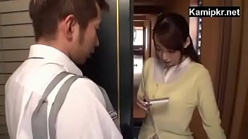 生徒たちに強姦されて綺麗な顔を精液まみれにされる三十路美熟女教師