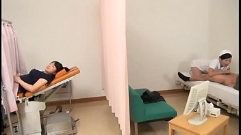 寝取られ願望がある旦那の性癖の為に知らない男の中出しされる若妻のエロ動画