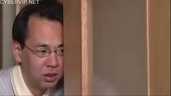 貧乳おっぱい三十路の人妻がキモイおじさんと不倫セックス