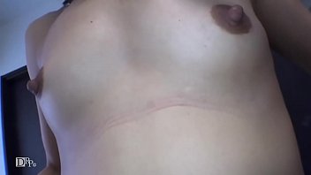三十路の素人美熟女がパイパンおまんこ丸出し自慰行為で感じまくる