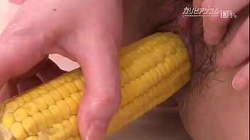 野菜オナニー　無修正 