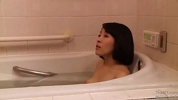 四十路熟女が強姦魔のちんぽに欲情するエロビデオ