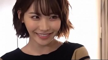 セクシーボディの若妻が近所の青年誘惑するエロ動画