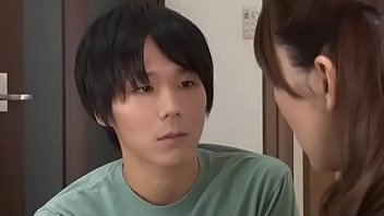 ドMの美熟女お母さん息子の友達の性奴隷にされ妊娠するエロ動画