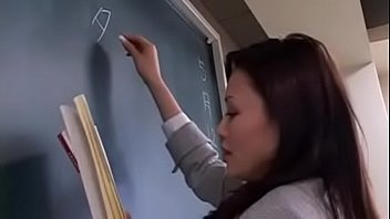 両親が夜の営みで絡み合う濃厚セックス