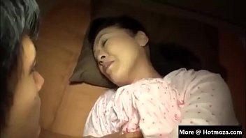 還暦熟女お母さんが息子に夜這いされ絡み合う近親相姦 | レディーババ