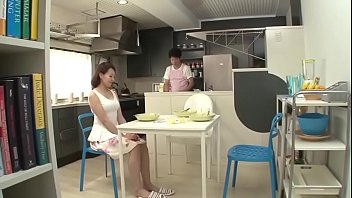 義息に同情して近親相姦する五十路美熟女お母さん