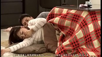 近くに旦那が寝てるのに義父と中出し近親相姦する爆乳若妻