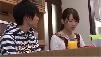エロガキの性奴隷にされ中出しされ妊娠する三十路のお母さん