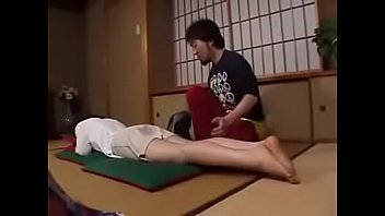 三十路美熟女がモザなしおまんこ丸出し生ハメセックス