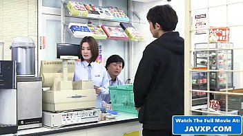 パート先の店長と濃厚ファックする四十路美熟女