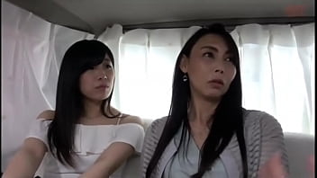 母娘をナンパし生ハメ3Pで絡み合う中出しセックス