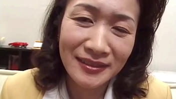 五十路の素人熟女のモザなしおまんこに生挿入セックス