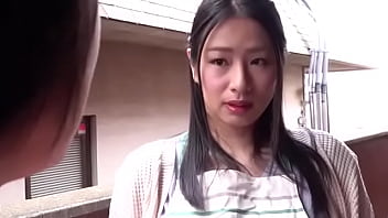 爆乳むちむちボディの人妻が売春中出しさせるエロ動画