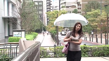 ドスケベ四十路の家政婦がちんぽを咥えて乱れまくるエロビデオ