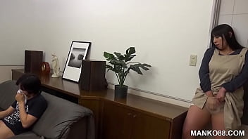 息子のオナニーお手伝いする爆乳お母さんのフェラ抜き裏ビデオ