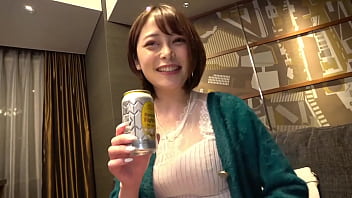 巨乳人妻デリヘル嬢がプライベートで不倫するエロビデオ