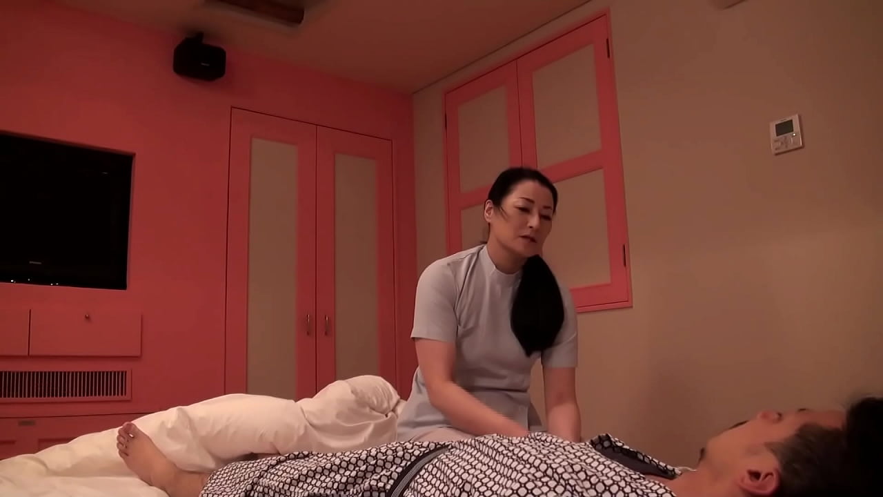 ビンビンちんぽを見せられ欲情する五十路のおばさん熟女 | レディーババ