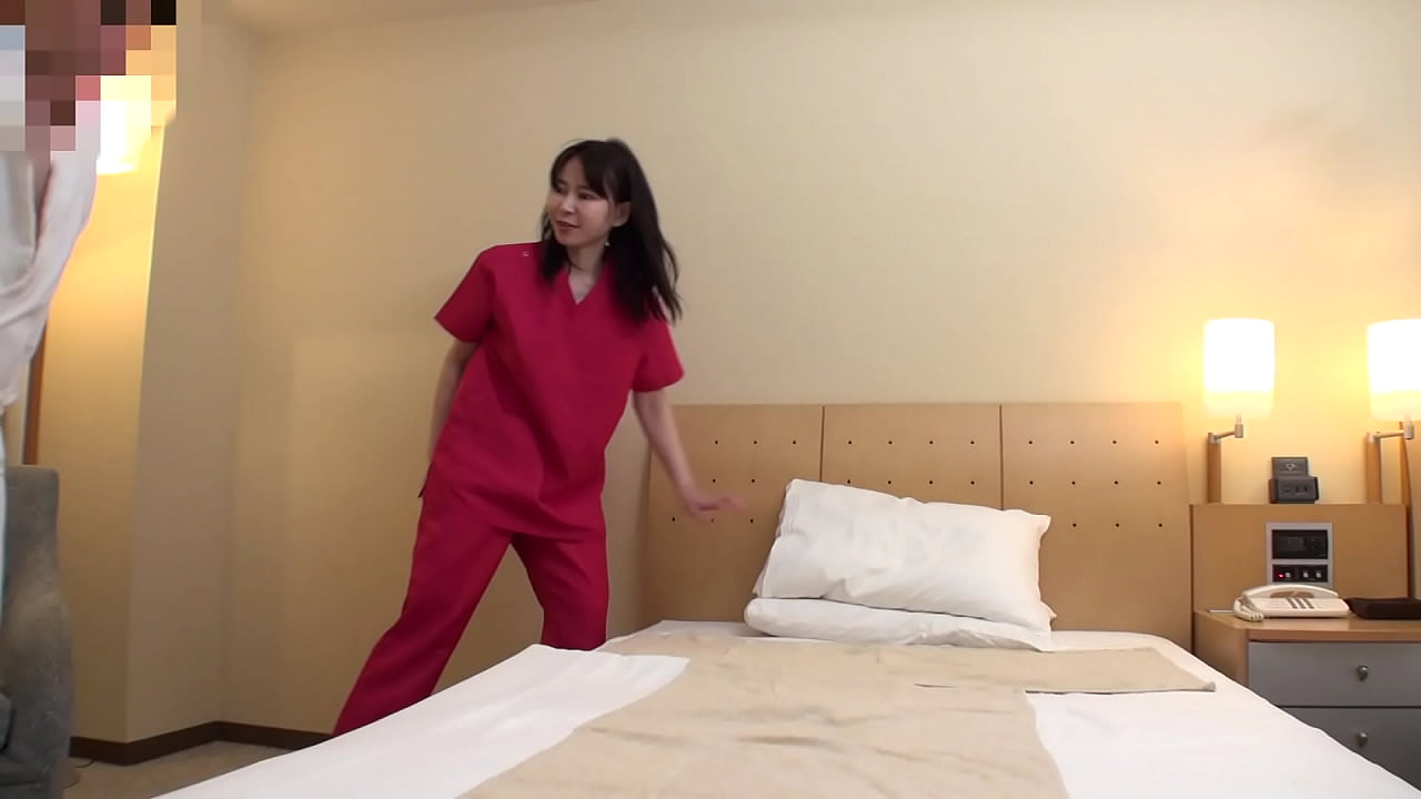 ナイスバディの五十路熟女が生ハメで腰振りするエロビデオ