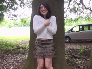 車の中で生着替えし野外で青姦生ハメする四十路熟女の裏ビデオ